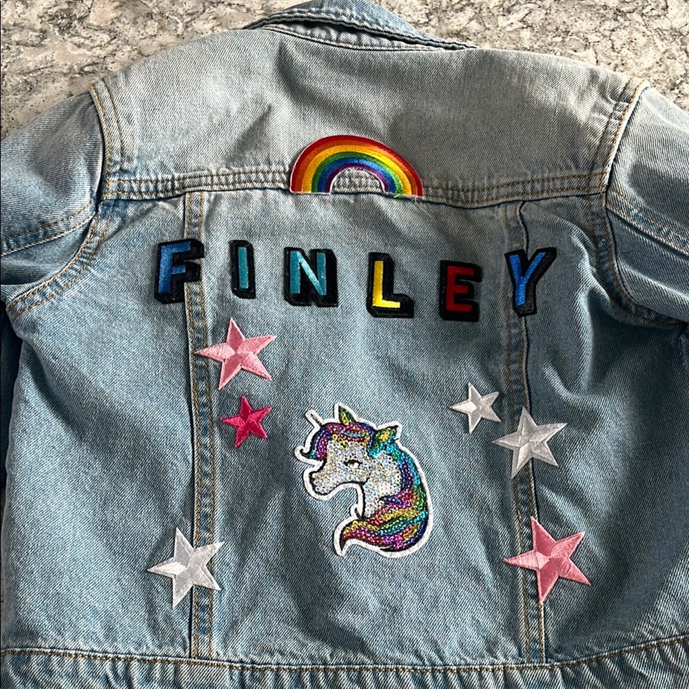 🦄 Finley Girls Blue Jean Jacket with Rainbow Unicorn and Star Patches like new🌟